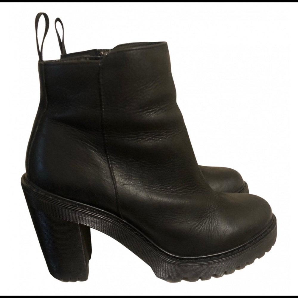 Leather hight heel boots. Very comfortable.